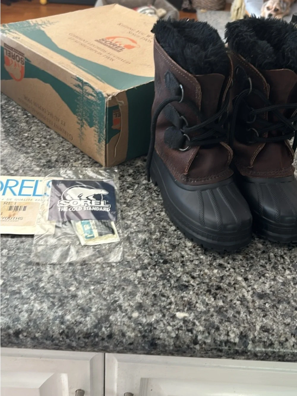 Youth sz 1 Sorel New Brown Winter Snow Boots with Black Faux Fur Lining